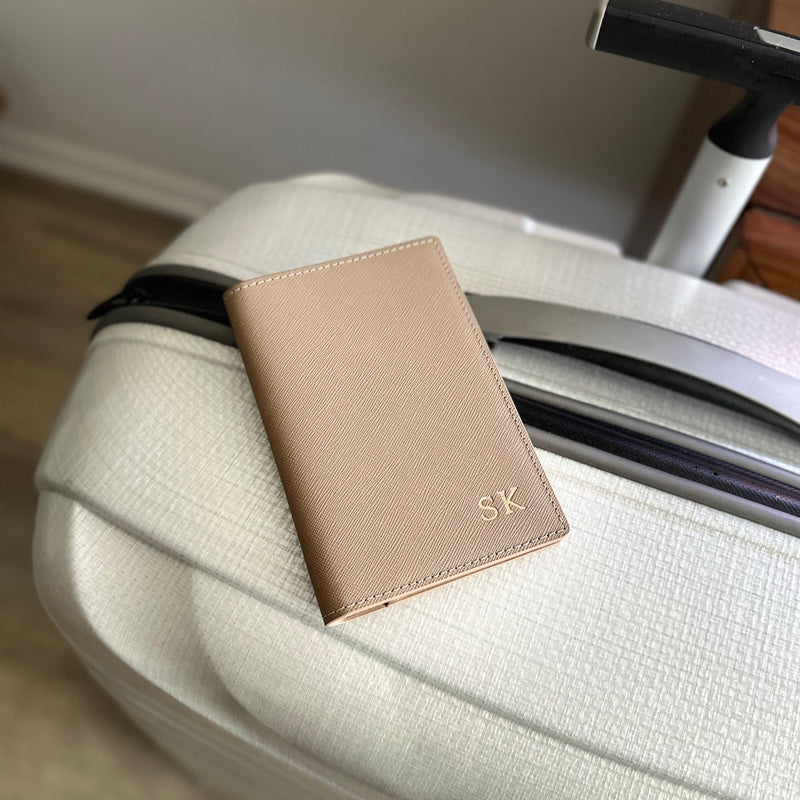 PASSPORT HOLDER IN TAUPE SAFFIANO LEATHER